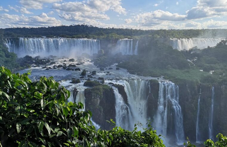 Cachoeiras Paradisíacas: Guia Completo para Aventura e Relaxamento
