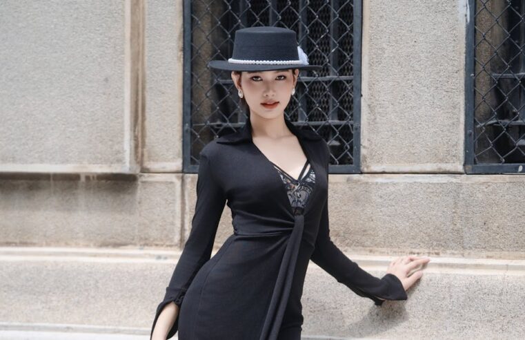 Slip Dress e Autodomínio: Influenciadora Reinventa a Lingerie em Look Urbano Poderoso